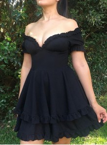 Black Casual Sexy Deep V Neck With Pleated Lace Design Gothic Style Solid Color Short Sleeved Dress