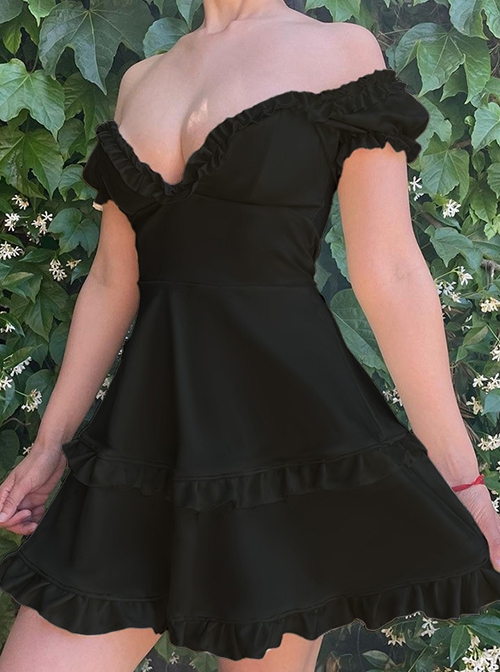 Black Casual Sexy Deep V Neck With Pleated Lace Design Gothic Style Solid Color Short Sleeved Dress
