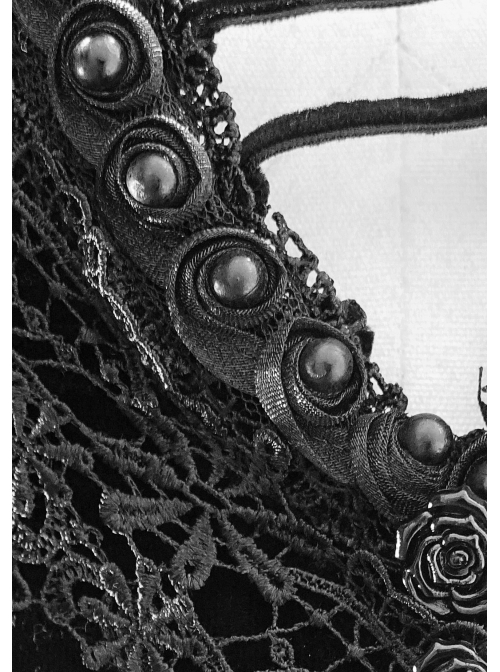 Flat Shoulder Front Chest Decals Lace-Up Splice Tassels Chiffon Black Gothic Velvet Long Dress