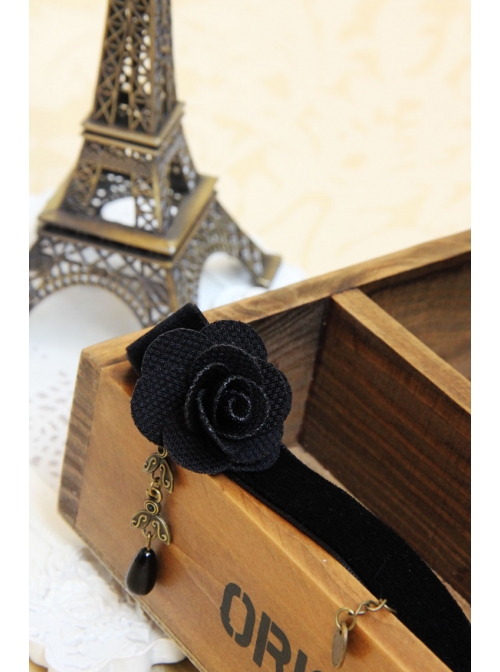 Gothic Punk Black Rose Velvet Pearl Choker