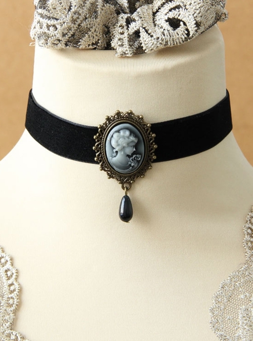 Fashion Retro Gothic Black Cartoon Princess Beauty Head Velvet Pearl Clavicle Chain