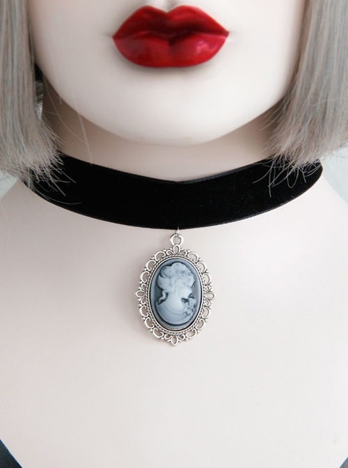 Gothic Black Retro Vampire Female Portrait Wide Velvet Rope Choker