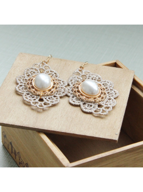 Baroque Fashion Palace Retro Individuality White Pearl Lace Earrings