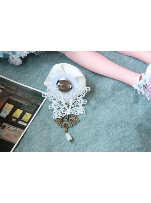 Baroque White Rose Pearl Handmade Lace Retro Fashion Brooch