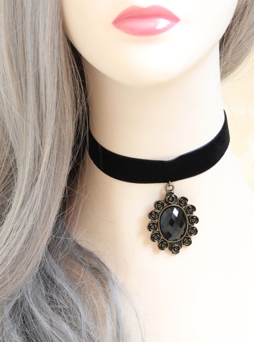 Retro Fashion Simple Gothic Black Velvet Gemstone Female Choker