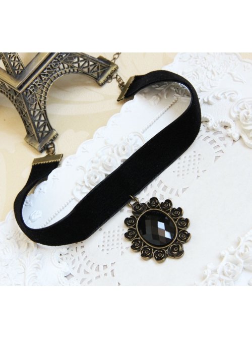 Retro Fashion Simple Gothic Black Velvet Gemstone Female Choker