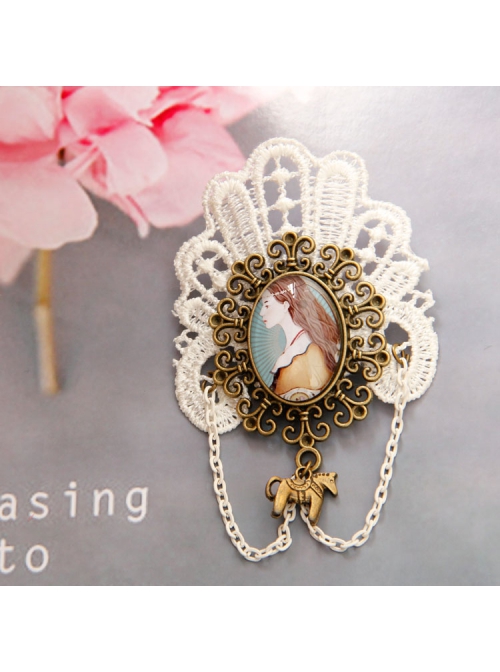 Vintage Fashion Baroque White Lace Artificial Gems Chain Pony Brooch