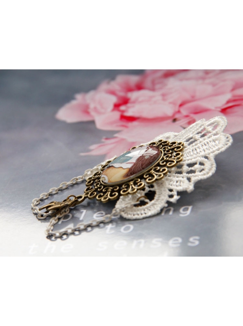 Vintage Fashion Baroque White Lace Artificial Gems Chain Pony Brooch