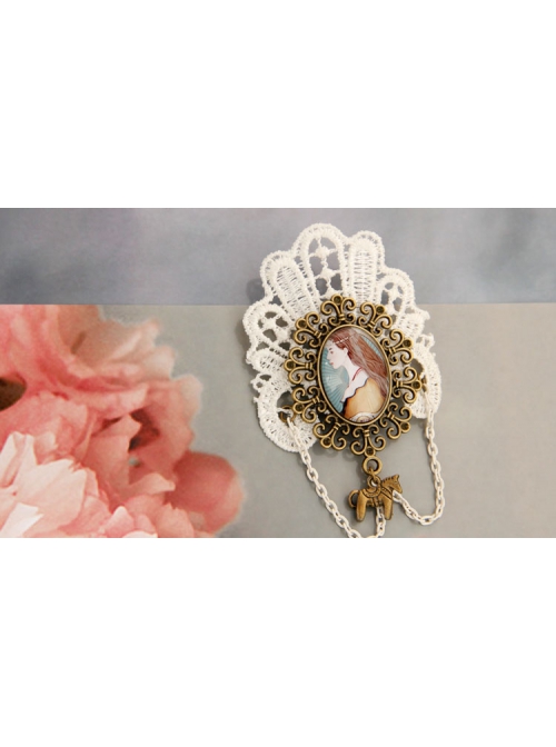 Vintage Fashion Baroque White Lace Artificial Gems Chain Pony Brooch