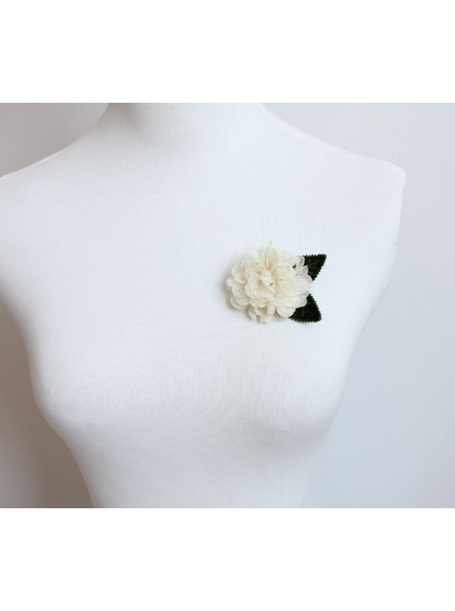 Retro Fashion Personality Simple White Flowers Handmade Female Antique Cloth Brooch