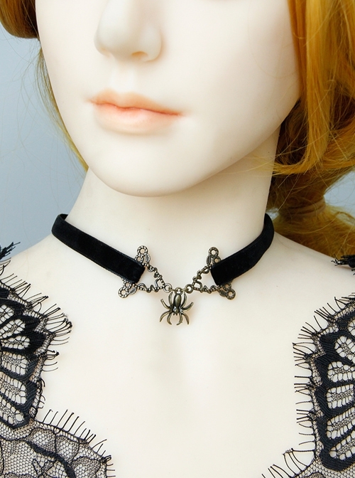 Retro Gothic Fashion Black Female Spider Velvet Halloween Choker