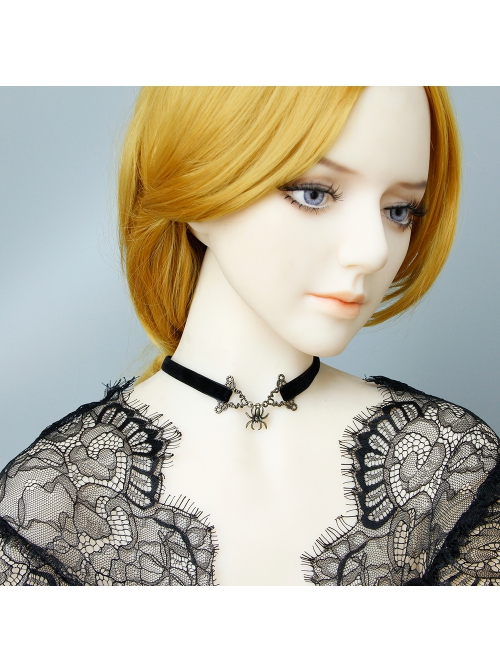 Retro Gothic Fashion Black Female Spider Velvet Halloween Choker