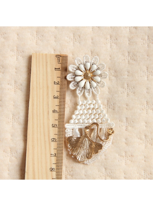 Fashion Elegant Mini Simple Golden Leaves White Flowers Lace Small Brooch