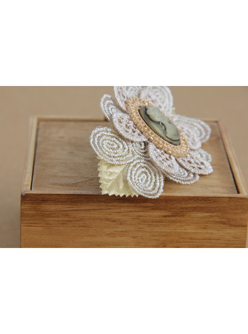 Classical Fashion Beauty Portrait Golden Lace Flower Boutique Female Handmade Hairpin