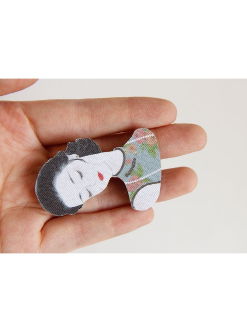 Retro Fashion Elegant Black Hair Beauty Head Pearl Cheongsam Commemorative Brooch
