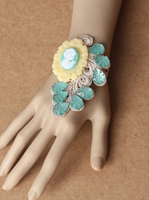 Retro Fashion Elegant Beauty Head Green Crystal White Lace Female Bracelet