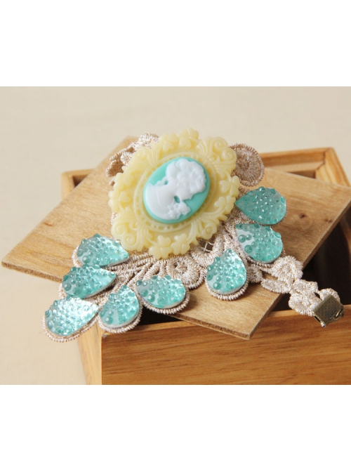 Retro Fashion Elegant Beauty Head Green Crystal White Lace Female Bracelet