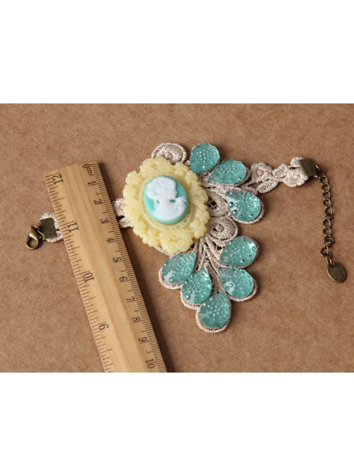 Retro Fashion Elegant Beauty Head Green Crystal White Lace Female Bracelet