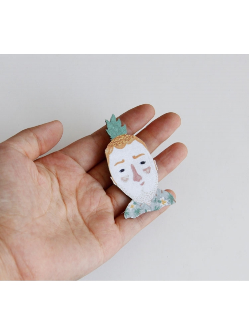 Fashion Trend Cute Personality Cartoon Pineapple Head Man Brooch