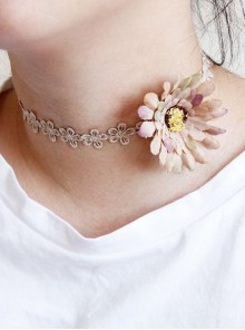Fashion Retro Personality Pink Simulation Flower Golden Lace All-Match Female Short Necklace