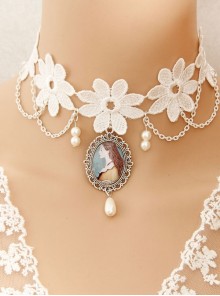 White Lace Flower Imitation Pearl Beauty Portrait Gemstone Pendant Retro Female Short Necklace