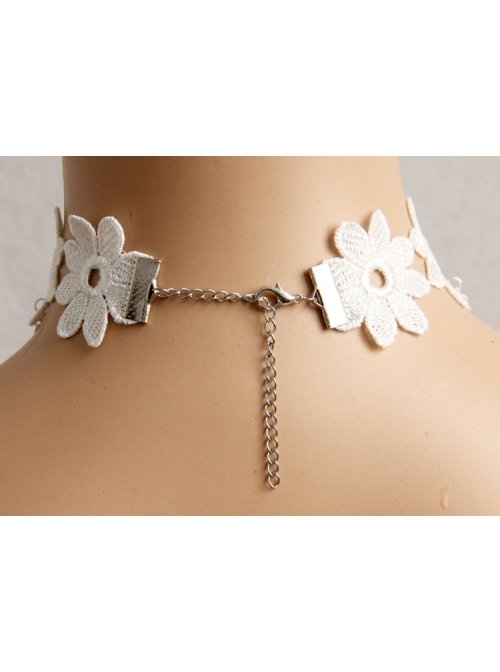 White Lace Flower Imitation Pearl Beauty Portrait Gemstone Pendant Retro Female Short Necklace