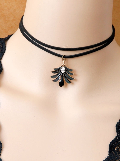 Punk Simple Fashion Retro Personality Black Rope Feather Pendant Hip Hop Female Short Necklace