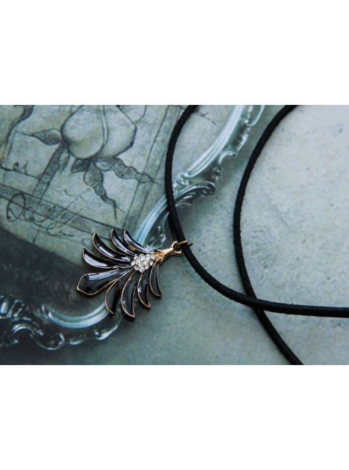 Punk Simple Fashion Retro Personality Black Rope Feather Pendant Hip Hop Female Short Necklace