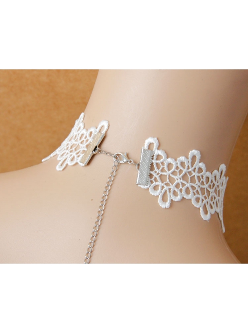 Fashion Retro Personality Elk Pendant Female White Lace Flower Creative Short Necklace