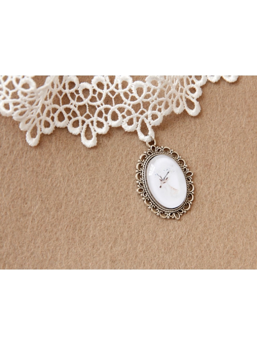 Fashion Retro Personality Elk Pendant Female White Lace Flower Creative Short Necklace