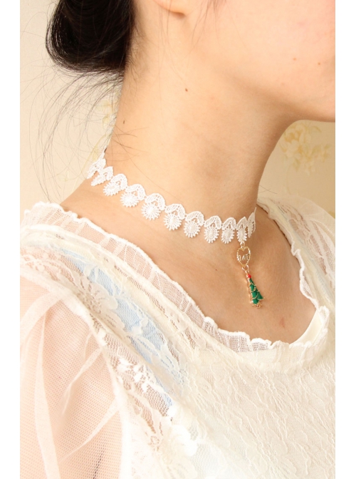 Simple Retro Fashion Christmas Green Small Tree Love White Lace Female Short Necklace