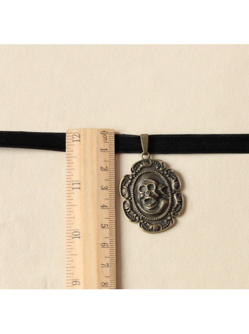 Fashion Retro Exaggerated Simple Skull Black Velvet Rope Female Short Necklace
