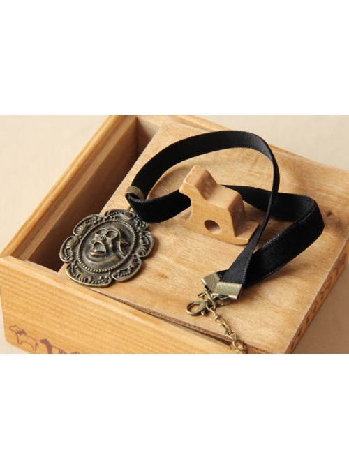 Fashion Retro Exaggerated Simple Skull Black Velvet Rope Female Short Necklace