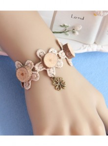Fashion Handmade Retro Golden Lace Wood Chips Four-Leaf Clover Female Bracelet