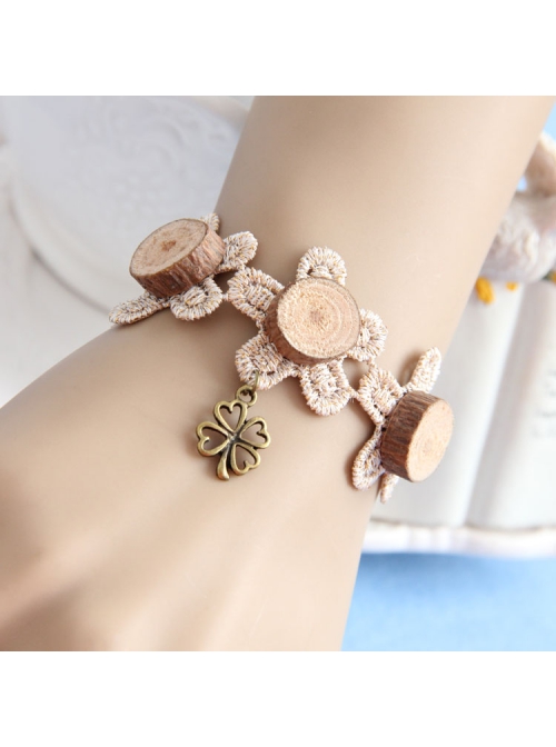 Fashion Handmade Retro Golden Lace Wood Chips Four-Leaf Clover Female Bracelet