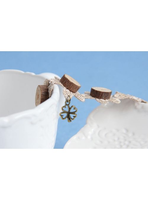 Fashion Handmade Retro Golden Lace Wood Chips Four-Leaf Clover Female Bracelet