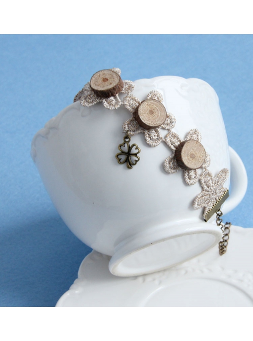 Fashion Handmade Retro Golden Lace Wood Chips Four-Leaf Clover Female Bracelet