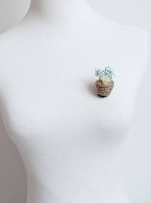 Handmade Personality Blue Stamen Yellow Rose Flower Christmas Female Retro Fashion Cute Small Brooch