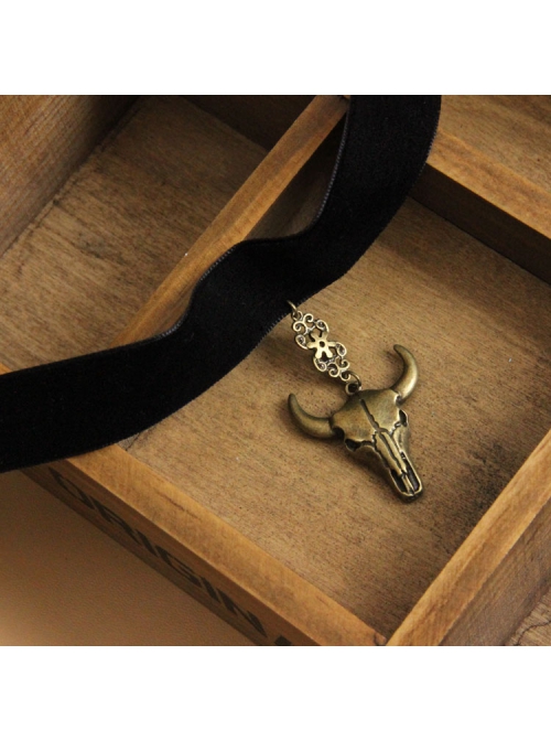 Retro Fashion Simple Bronze Bull Head Flower Black Velvet Rope Female Short Necklace