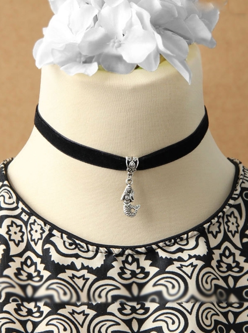 Baroque Retro Fashion Simple Mermaid Pendant Black Velvet Female Choker