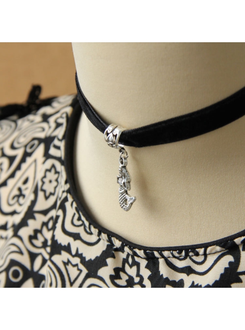 Baroque Retro Fashion Simple Mermaid Pendant Black Velvet Female Choker