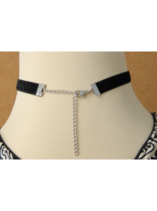 Baroque Retro Fashion Simple Mermaid Pendant Black Velvet Female Choker