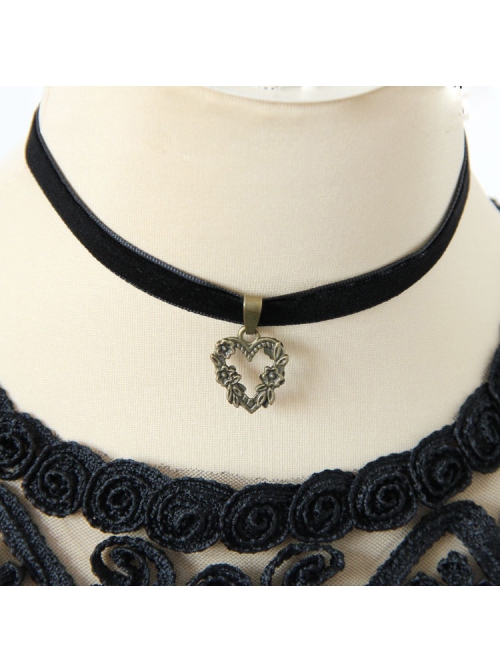 Retro Fashion Personality Love Garland Pendant Black Velvet Rope Female Short Necklace