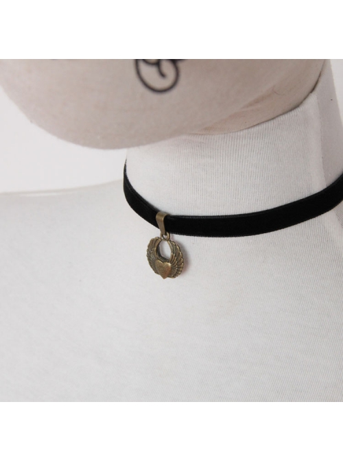 Retro Personality Fashion Black Velvet Rope Love Wings Pendant Simple Female Short Necklace
