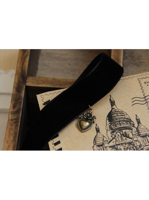 Retro Fashion Love Pendant Gothic Lolita Vampire Black Velvet Rope Female Collar