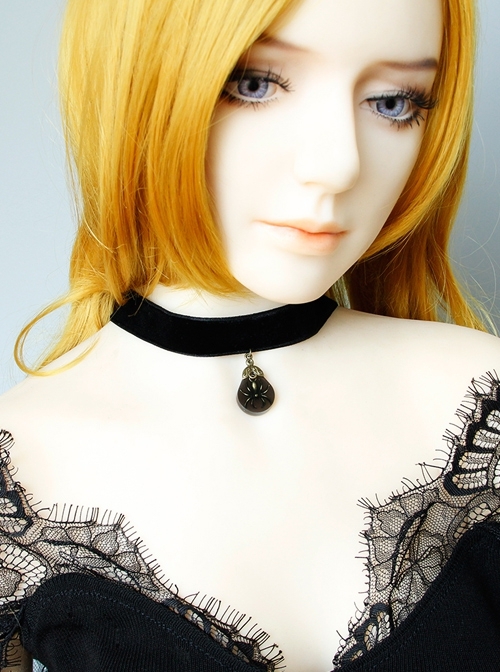 Retro Personality Fashion Simple Vampire Spider Pendant Black Velvet Belt Female Choker