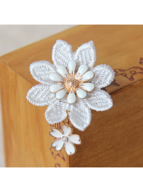 Lady Retro Compact Fashion White Lace Cherry Blossom Female Brooch