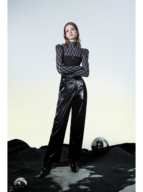 Black And Gray Revelation Series Right Angle Shoulder Checkerboard Elasticity Pleated Chiffon T-shirt