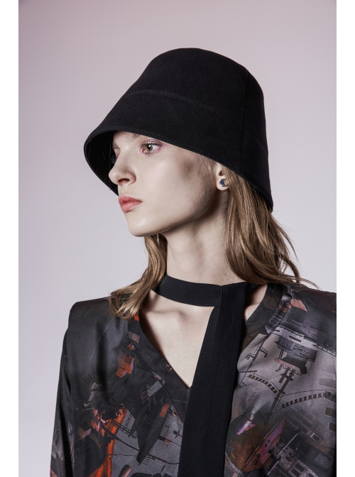 Lightweight Waste Series Printed Woven Fabric Small Shoulder Pad Design V-Neck Shirt