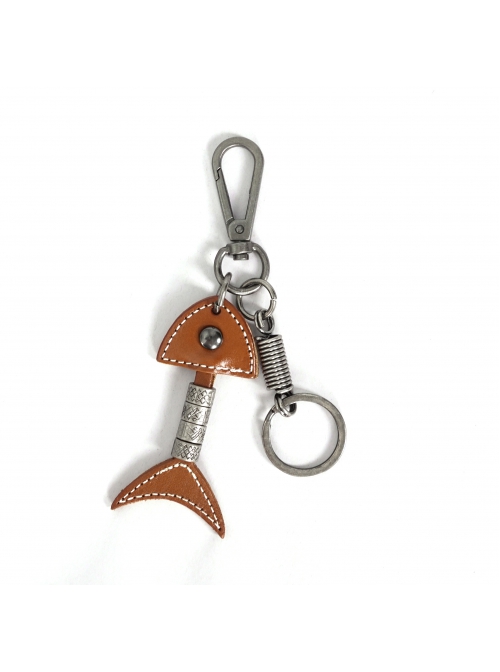 Punk Unisex Brown Leather Stitching Carved Pattern Metal Fishbone Shape Design Keychain